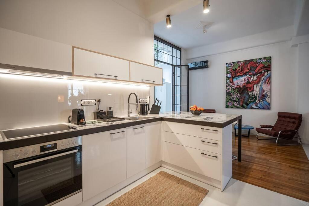 Ebullience - Stylish & Chic Athens Apartment Екстериор снимка