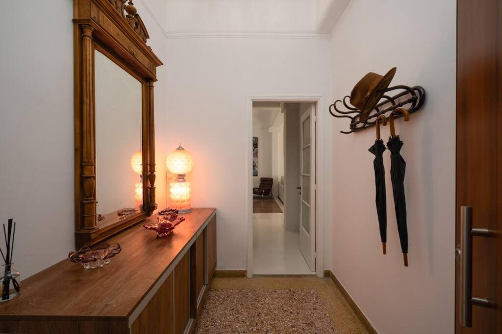 Ebullience - Stylish & Chic Athens Apartment Екстериор снимка