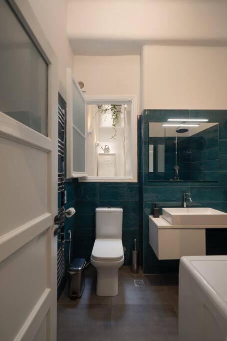 Ebullience - Stylish & Chic Athens Apartment Екстериор снимка