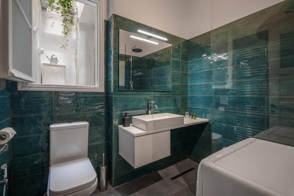 Ebullience - Stylish & Chic Athens Apartment Екстериор снимка