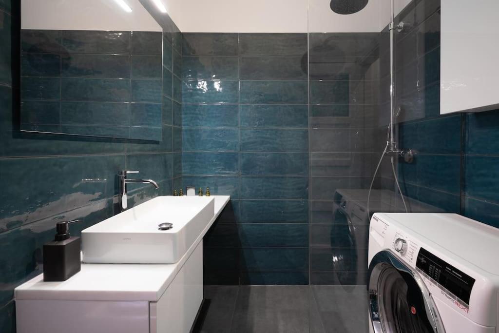 Ebullience - Stylish & Chic Athens Apartment Екстериор снимка